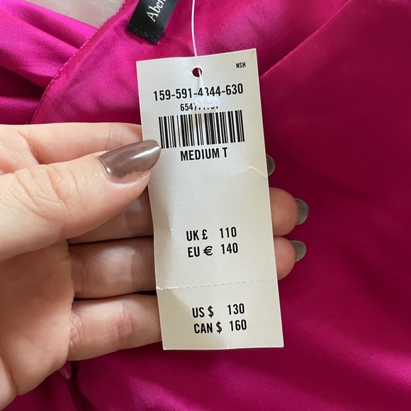 Magenta one shoulder satin knotted midi Abercrombie dress - Picture 3 of 5
